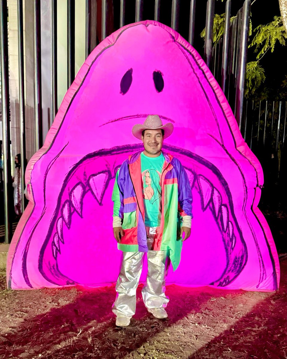 yingliwong's tweet photo. 🌈 𝕭𝖎𝖈𝖍𝖔𝖙𝖆 𝕾𝖊𝖆𝖘𝖔𝖓 🌸
Un mini dump de Mizraim porque amamos su outfit en el concierto de Karol G 💚
Pueden pedir la suya aquí: https://t.co/XmnLKvUPTV #karolg #bichota #bichotaseason #mañanaserabonitotour https://t.co/mQAIBcOsPf