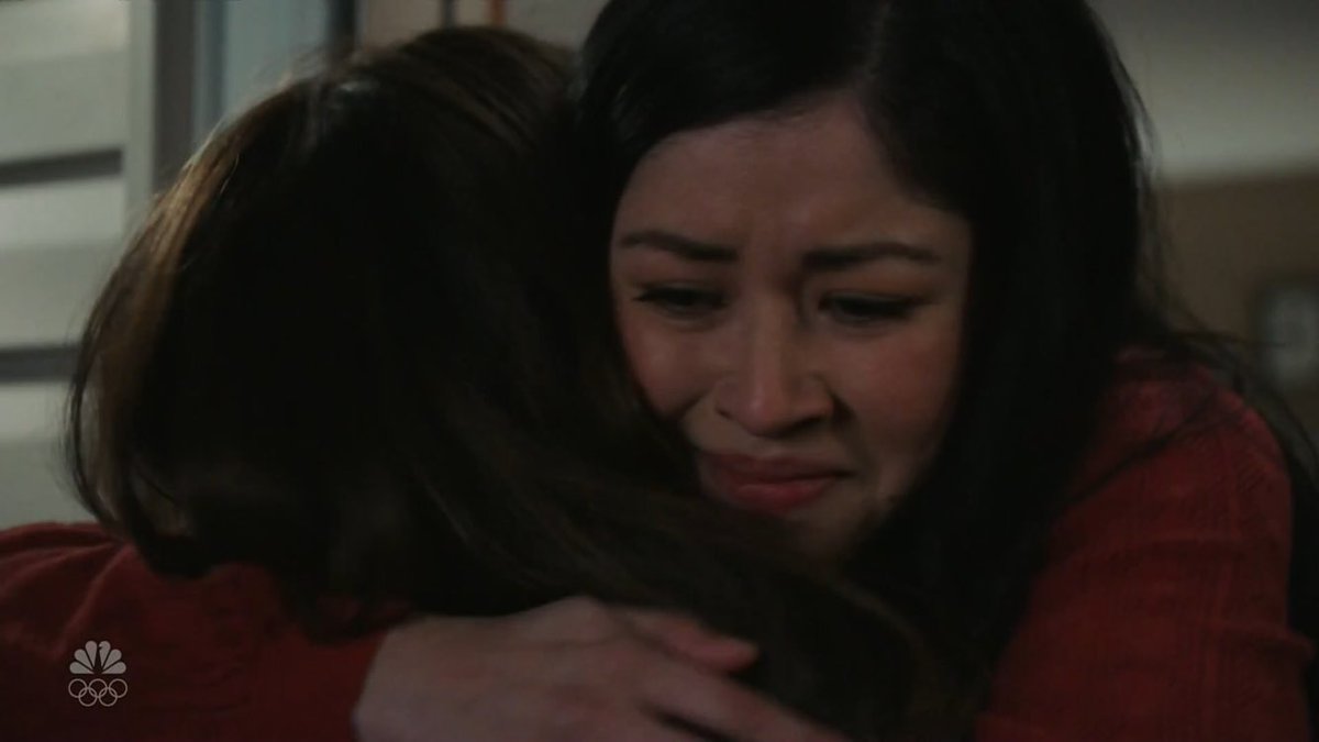 UndeniableOps's tweet photo. MARIA HUGS BENSON #SVU https://t.co/XMJhKNCSTu