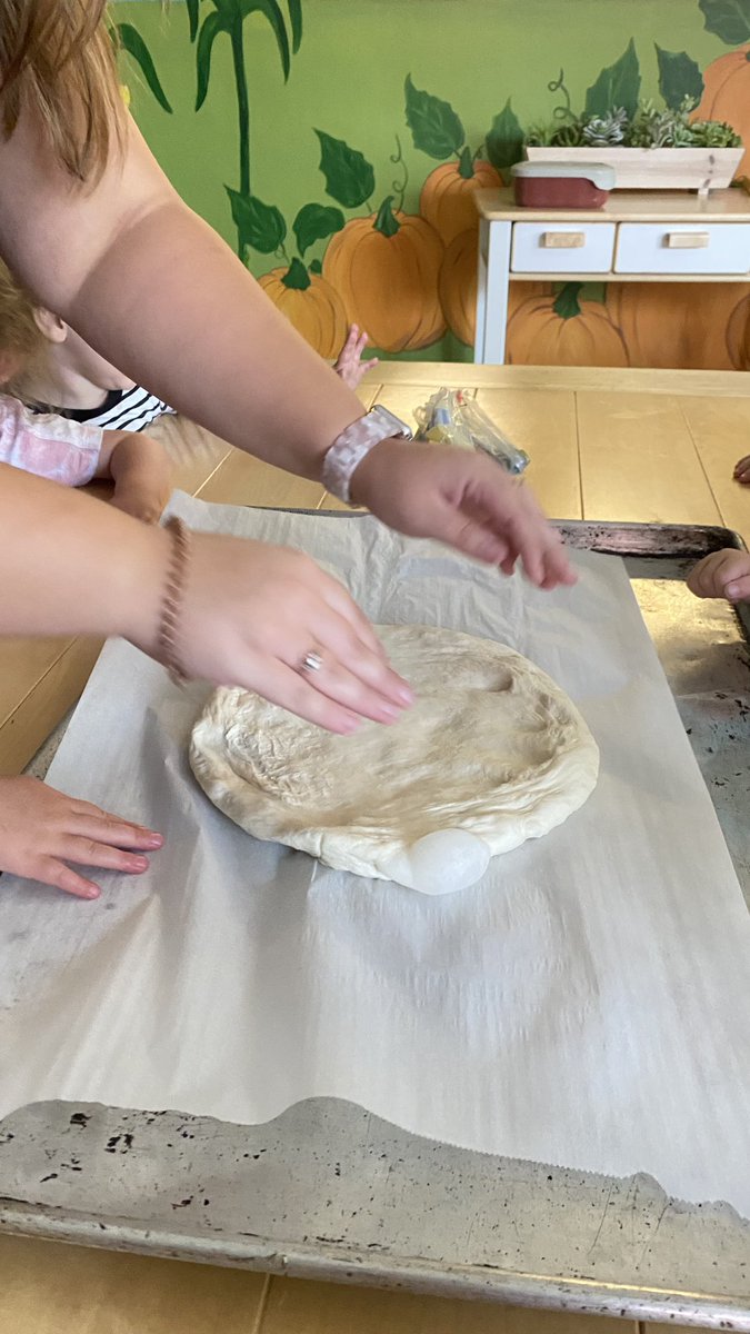 msdasilvag's tweet photo. Who wants pizza? Great activity to show students how they can use their skills outside of the classroom! https://t.co/GSPk4f1nT0