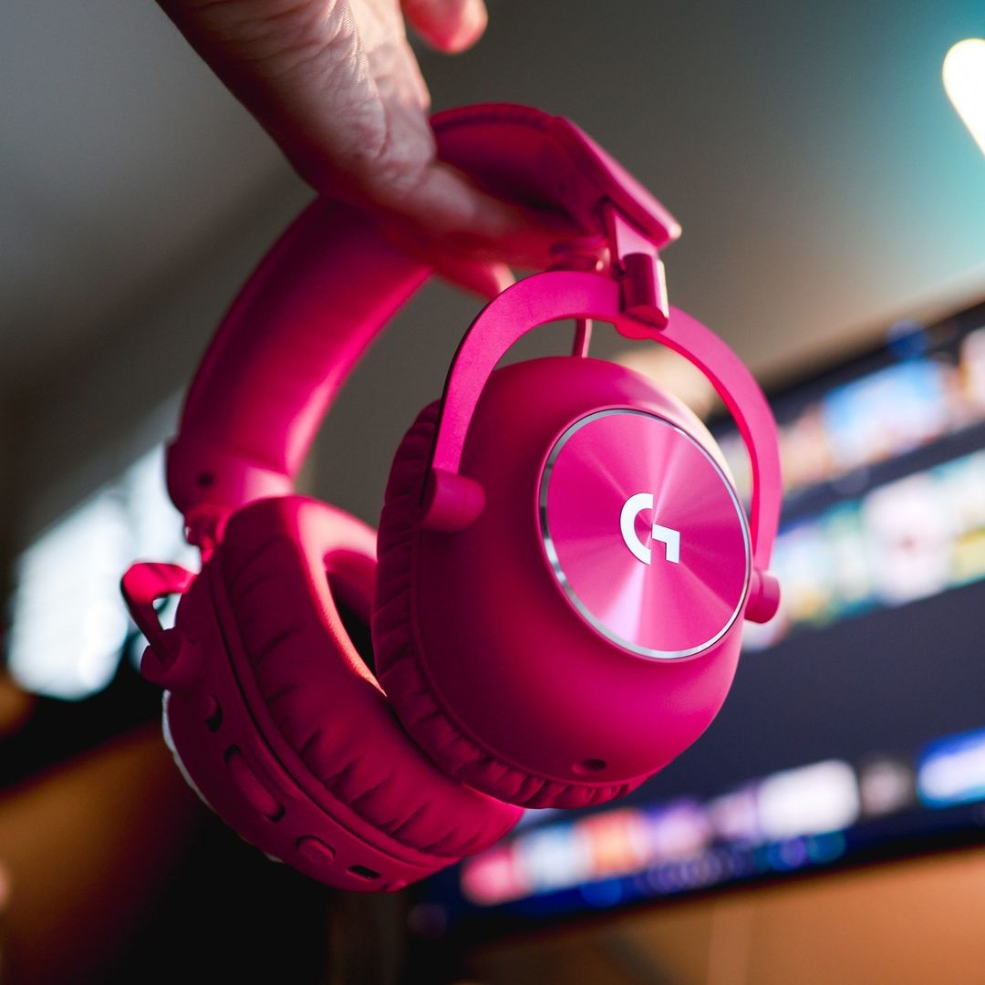 LogitechG_ANZ's tweet image. Ready for an evening gaming session? 💪🩷

With the #PROX2 Wireless Headset in Pink, you can take on the baddies in style and confidence. 🔥