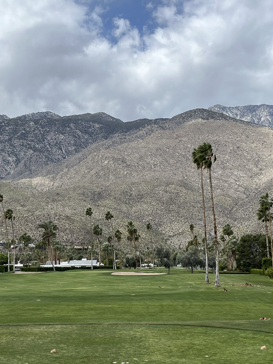 Nick_Dailey's tweet image. Indian Canyons north course. Loved the palm trees and a super fun course. Was blowing 35 at times so made it a bit of a challenge