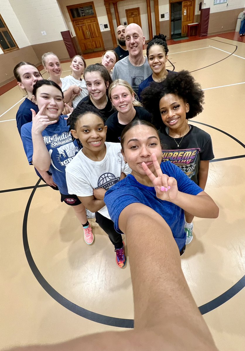 #ShowcaseBasketball #TrainingDay

💪🏼 In the 🧪 getting ready for the ☘️ 
Our First #AAU Games are Saturday 

<a href="/ShowcaseMediaCo/">Indiana Showcase Girls Basketball</a> #Basketball
<a href="/coachbeckett/">IGBRR Hoops</a> <a href="/IGBRRMedia/">IGBRR Media</a> ✍🏼