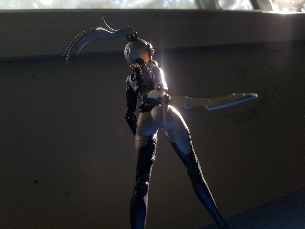 TheLocalBard's tweet image. Assassin loves her knife.

#SnailShell #SnailShellAssassin #Assassin #RobotGirls #Knife #ToyPhotography @wozhike