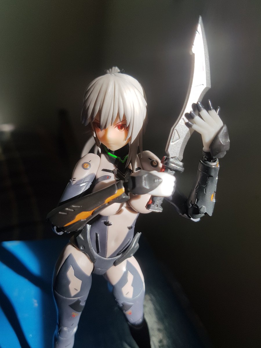 TheLocalBard's tweet image. Assassin loves her knife.

#SnailShell #SnailShellAssassin #Assassin #RobotGirls #Knife #ToyPhotography @wozhike