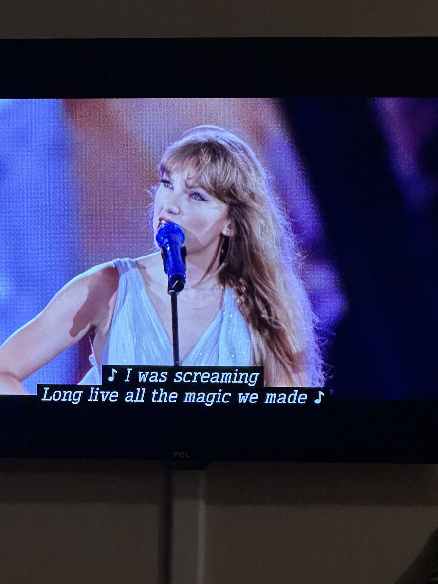 kageraci's tweet photo. I had the time of my life fighting dragons with you. 🐉 👑 #TSTheErasTourTaylorsVersion #longlive https://t.co/I36xgPALA8