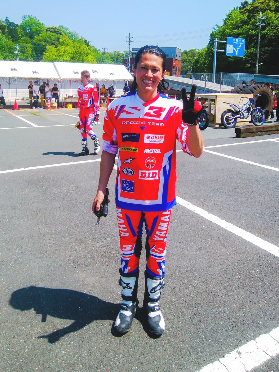 _cyatarou3's tweet image. この時期になるとクロスロードミーティングin舞鶴へ行く為の休日調整を思い出します
2020以降コロナの影響で開催を見送って居られますが
是非とも再開を望む今日此の頃
2018舞鶴赤レンガ倉庫にて
#クロスロードミーティングin舞鶴 
#ヤマハ #黒山健一