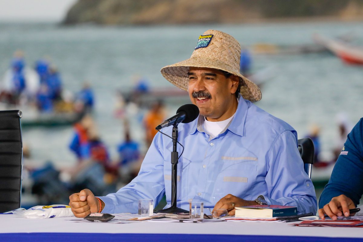 En el marco del debate de las 7T recibí las propuestas de los pescadores y las pescadoras, quiénes han dibujado el futuro de la pesca de aquí al 2030 y lo que digo es AMÉN. Obedeciendo al mandato del pueblo, gobierno revolucionario y obediencial. ¡Avanzar y cumplir!