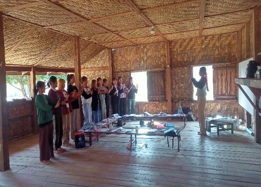 SabatucciEU's tweet photo. 1/3; Sixth day, sixth example on how @EUMyanmar promotes the empowerment of girls and young women in Myanmar. Through partners, the EU has supported the training of 148 youth facilitators Myanmar. https://t.co/yLlFe5ZLLy