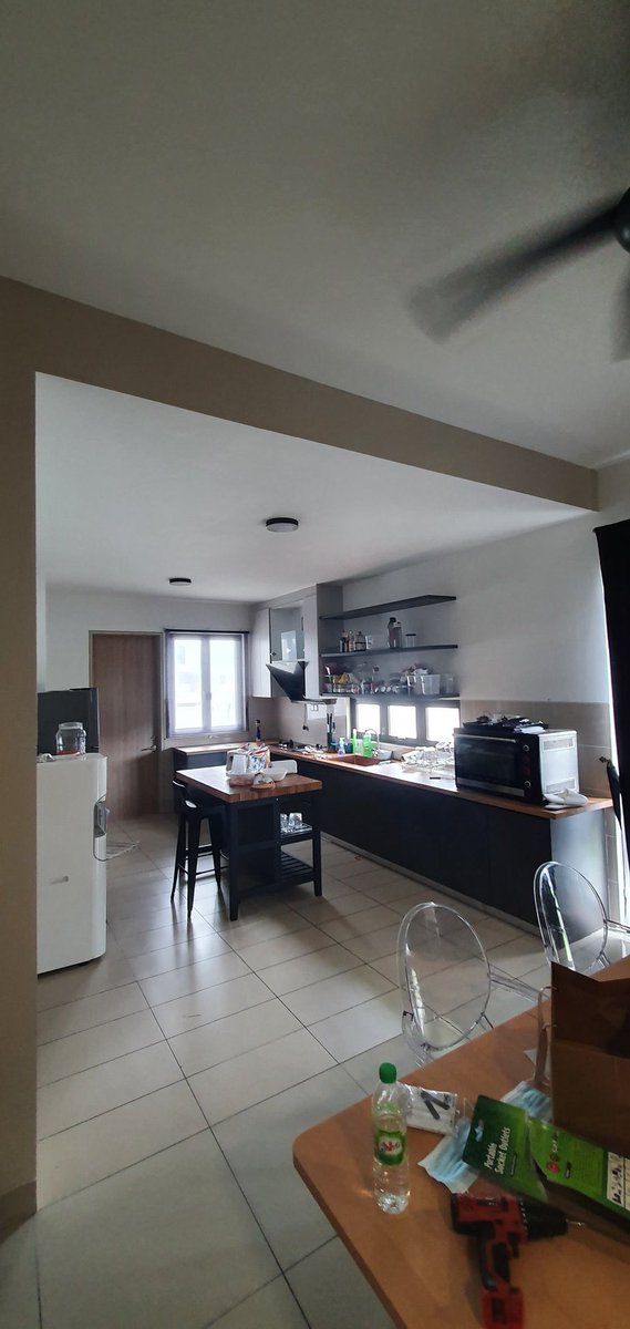 iambenfirdaus's tweet photo. Korang yg jenis rumah dapur open direct from living room yg takde segan silu tu nak satu idea how to make it look sedikit terutup tanpa cost yg lebat yang penting ada tools nye https://t.co/cF8XediTwt