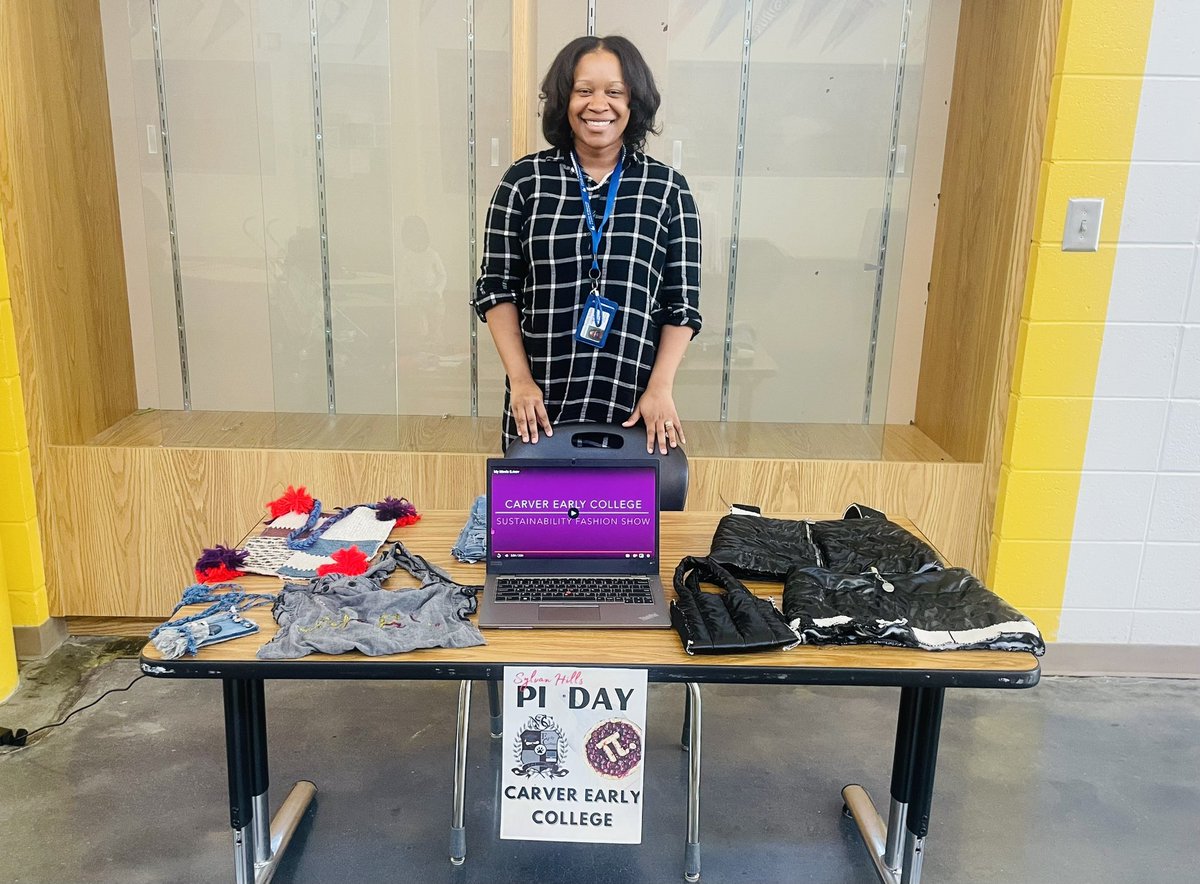 AmonieRucker's tweet photo. What a phenomenal time we had representing @APSCarverEC at @APSSylvanHills Pi Day event, tonight! #CarverCluster #AtlantaPublicSchools #STEM https://t.co/7270S2pun6
