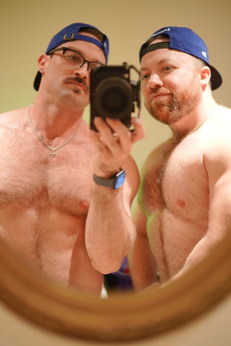 Bro time with my bro https://t.co/4TZ0DWmfzl