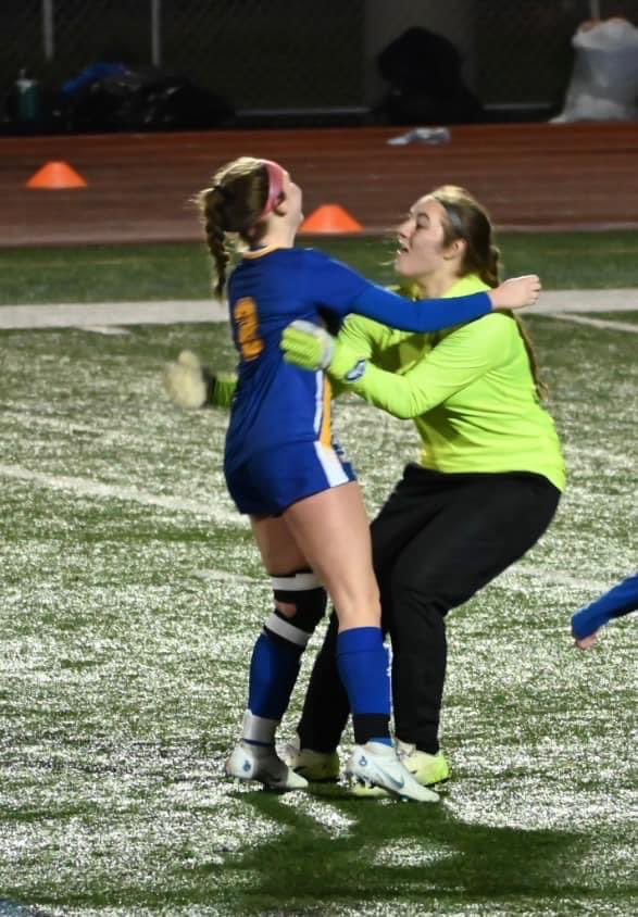 Eastie33's tweet photo. This…
It really was a great team performance tonight, but this pic says it all. Freshman game winner Devynn Michel celebrating her end of game winner with Senior Kiara Welch who had and incredible game in goal. Both players had ‘a night’ for their team. https://t.co/JkaGsu9H4L