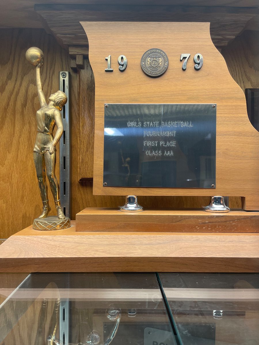 KC_CHSPrincipal's tweet photo. Hey Kansas City! Let us also remember that this is the 45th anniversary of the dominant year that both our Central Blue Eagle boys and girls were state champions in 1979! https://t.co/XnEg4KS3Vp