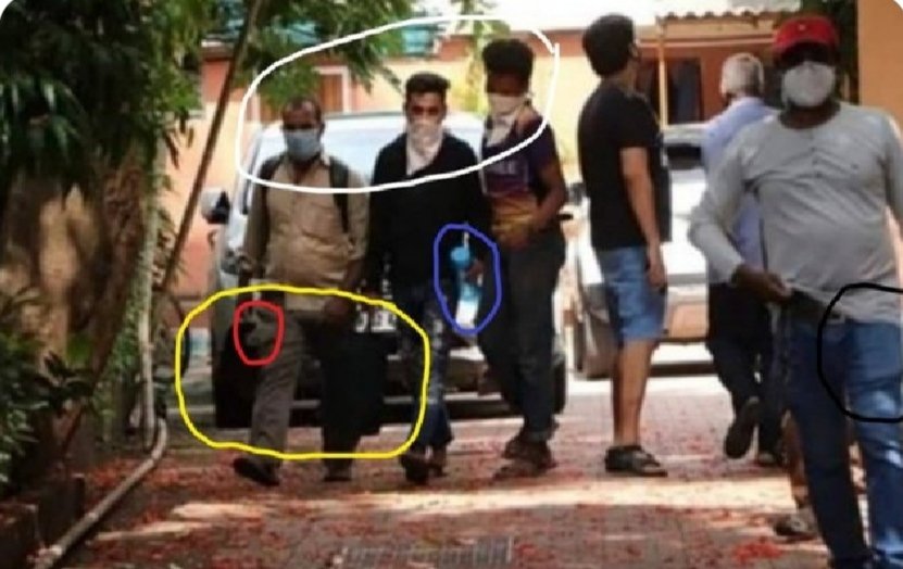 Officers quickly Replied ‘nahi rehne do’when <a href="/divinemitz/">Meetu Singh</a> di Pointed out something⁉️
Bt dey were Comfortable when Suspicious People were Roaming freely❗
Y Crime spot Boundaries Applied on Family only❓ 

Who are diz people❓
Why MuPo didn't stop dem❓

Loopholes InSSR Staff Story