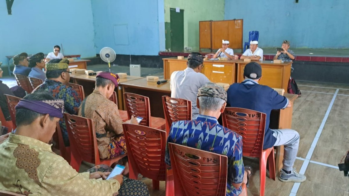 PTampaksiring's tweet photo. JUMATCURHATPOLSEKTAMPAKSIRING 

Pada hari Jumat  tanggal 15 Maret  2024, pkl. 09.00 Wita bertempat di Aula Kantor Camat Tampaksiring Kecamatan Tampaksiring, Polsek Tampaksiring Melaksanakan Kegiatan Jumat Curhat /Pengaduan Keliling " Program Kapolres Gianyar. https://t.co/80ybdZLxXR