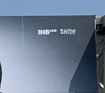 hanninpi's tweet photo. El nombre de su empresa en la esquina del póster y su ceo en gigante, dios! me estoy muriendo de la envidia! 

“INB100 SHOW” 🥵 https://t.co/yVkXEdbC4p