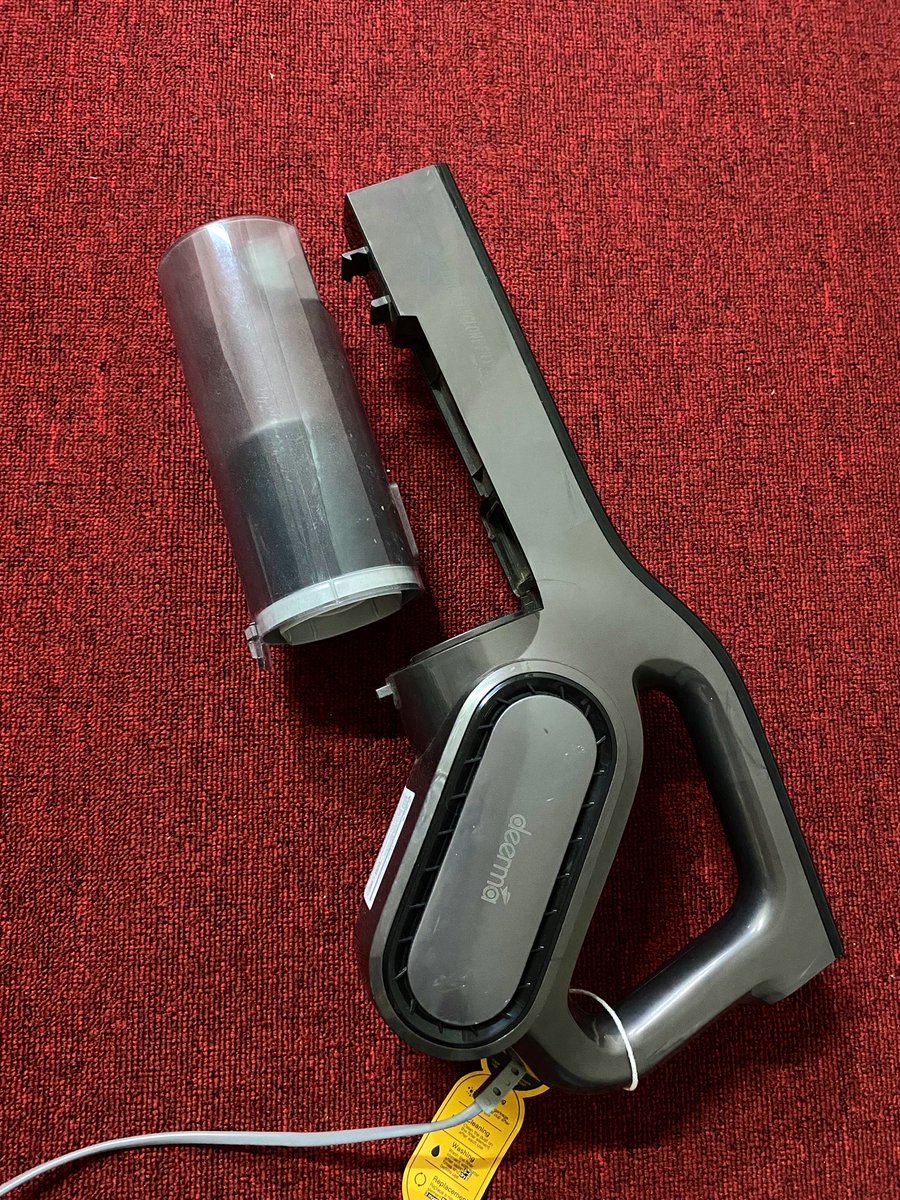 blessedtria's tweet photo. Pertama kalinya ganti filter setelah pemakaian 7 bulan. Sekalian aku review deh, siapa tau lagi ada yg cari vacuum cleaner dgn harga affordable 💸 

— Deerma Vacuum cleaner DX700S

#triareview https://t.co/vHKdR8LnU9