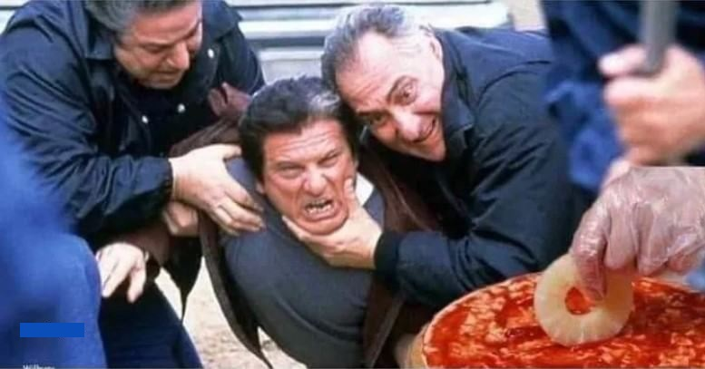 gcloudclown's tweet photo. Happy #PiDay - here's your reminder that pineapple doesn't belong on pizza https://t.co/Q8rwmDikfC