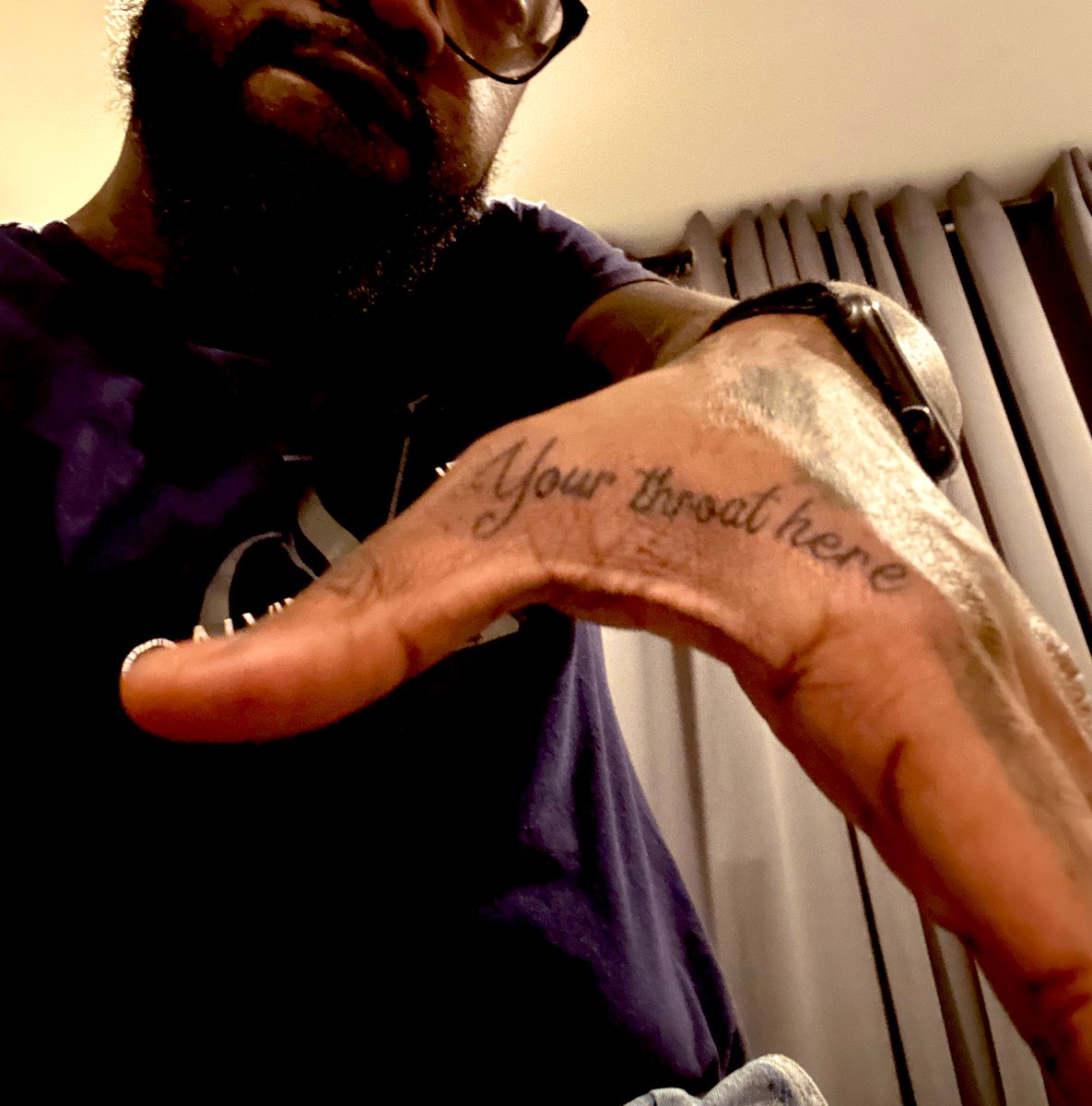 Come here and do what my tat say😏