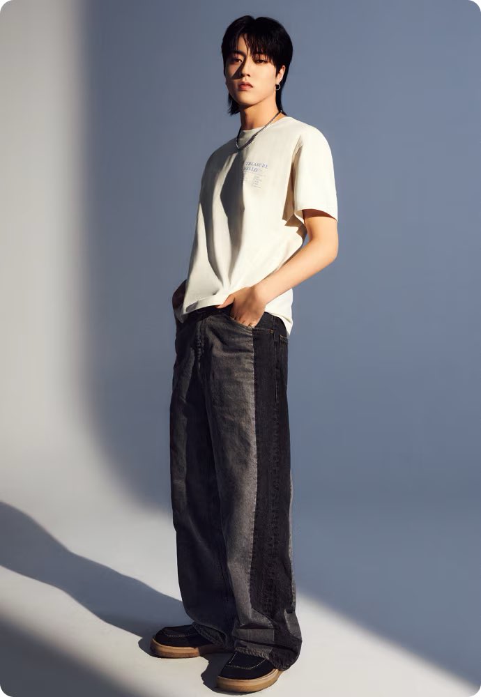 YJHRTFILES_'s tweet photo. UNIQLO × TREASURE

#윤재혁 #YOONJAEHYUK #ジェヒョク
#하루토 #HARUTO #ハルト https://t.co/xgbfO4A5YP