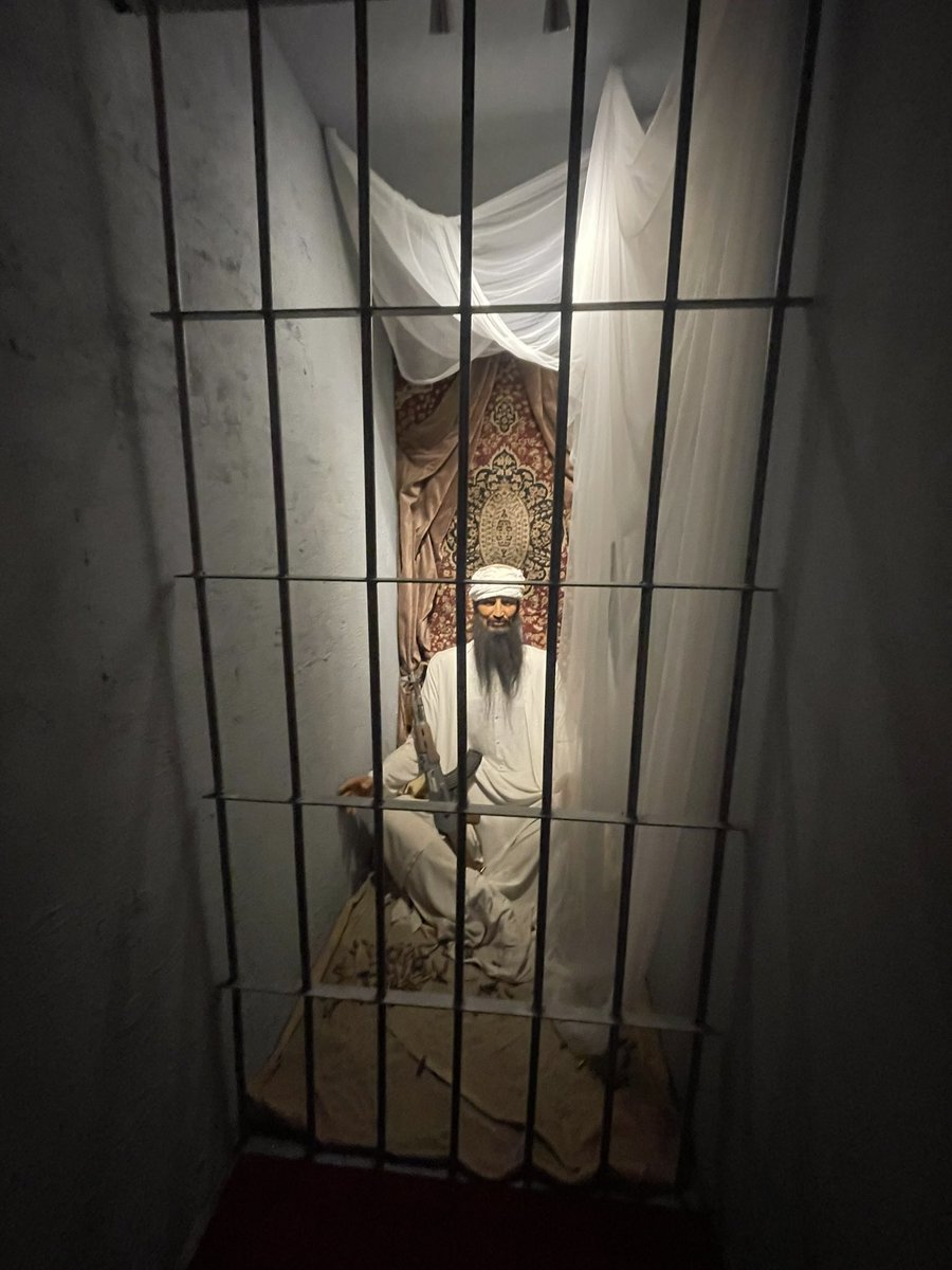 guiltyandfast's tweet photo. The wax museum in krakow might be the wildest place I’ve ever been https://t.co/ZXtH5zJ6DJ