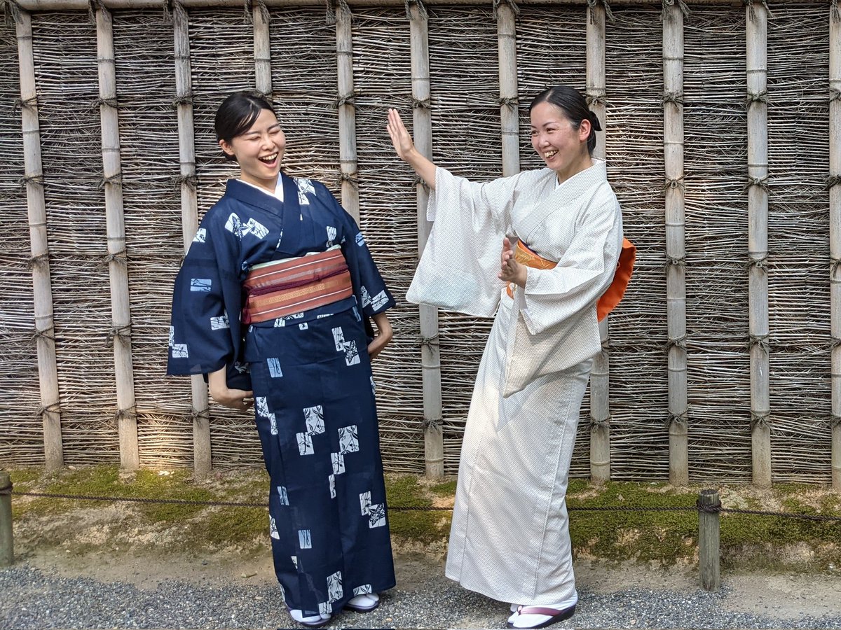 👯🥳🥂CAMELLIA'S 10 YEAR ANNIVERSARY🎂🎉🍵

Tomorrow marks a very big milestone for our small company...it will be 10 years since Atsuko-san first opened a small tea room on Ninenzaka.

A decade later and we have a lot to celebrate, most importantly all of you!🥰🙇‍♂️
#Kyoto #matcha