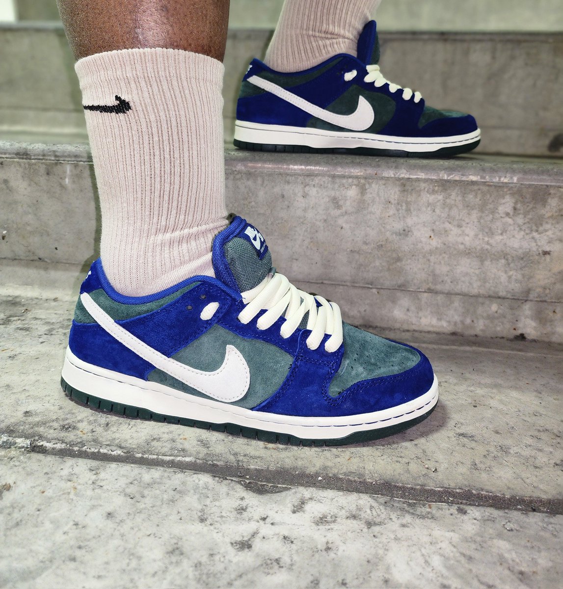 trudyspeaks's tweet image. 👟: Nike SB 'Deep Royal Vintage  Green 
#sbdunks #sb #skateboardingdunks #skateboard #🛹 #nikesbdunks #nikesb #sbology #nikeSBorNothing #sbsonly #nikesbsyl #snkrsliveheatingup #snkrskickcheck