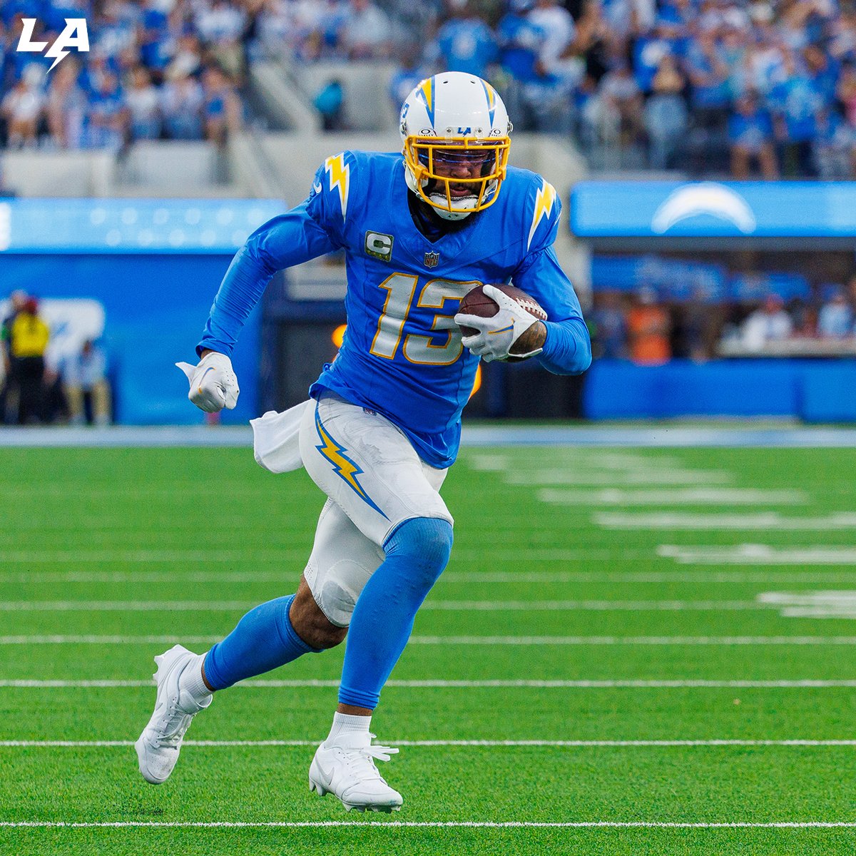 chargers's tweet photo. we've traded keenan allen to the bears in exchange for a 2024 fourth-round pick

→ https://t.co/x9RLn7HSuf https://t.co/nJBkUGQJmm
