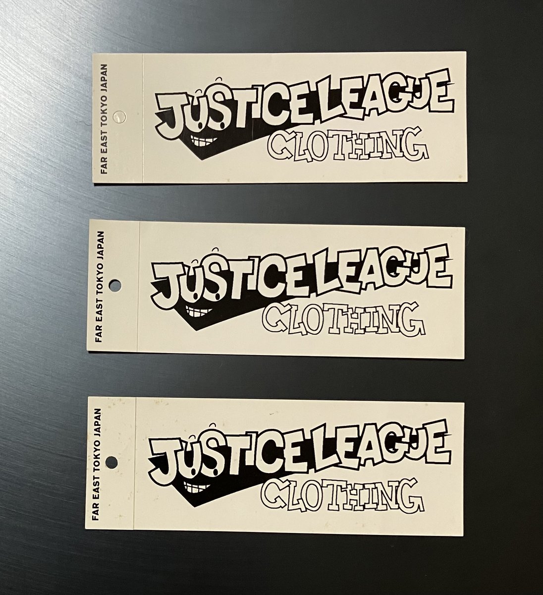 Top_40_Age's tweet photo. #527 JUSTICE LEAGUE (にステッカーを添えて)
JUSTICE LEAGUE閉店直前頃に購入したロゴTシャツ。
元ネタはLOOKOUT RECORDS。
#マーチャンダイズ記録シリーズ #JusticeLeague #ジャスティス・リーグ #LookoutRecords https://t.co/mgZsP1wLUI