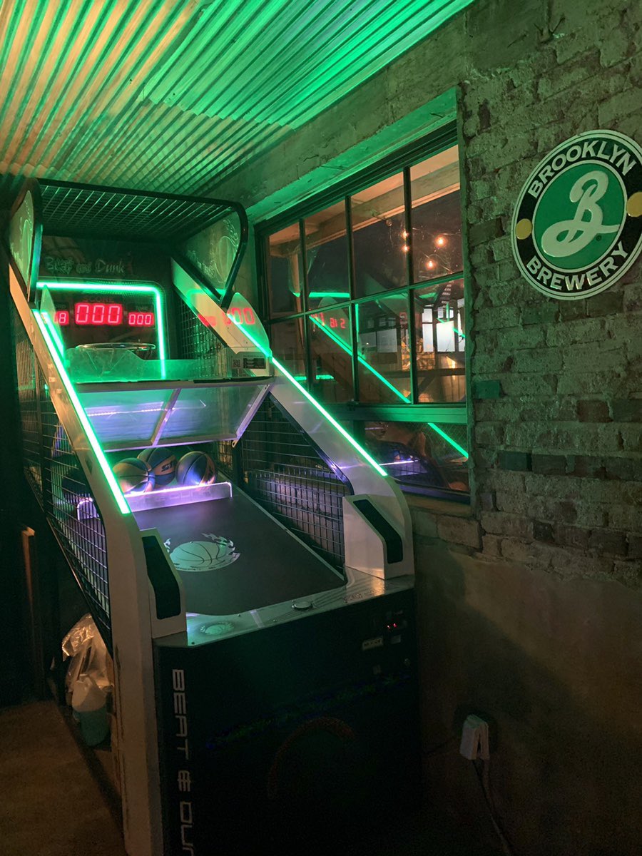 [비트코인 펍/바⚡️THE HIKE⚡️]

- 비트코인 결제가 가능한 펍/바.
- 음악은 힙합위주로 나오며 여자 사장님이 운영.
- 후카 물담배도 있고 칵테일도 종류가 많음.
(비트코인 결제 매장이므로 무료 홍보)

주소: 서울 용산구 이태원로19길 5, 3층