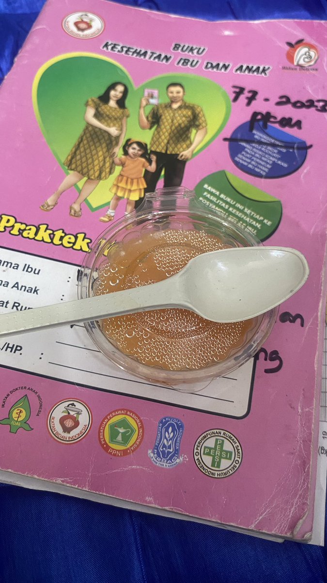 dinarnaj's tweet photo. Pagi ini posyandu, dan ini makanan yg didapat⭐️ gimana? https://t.co/vQxqnDis8I