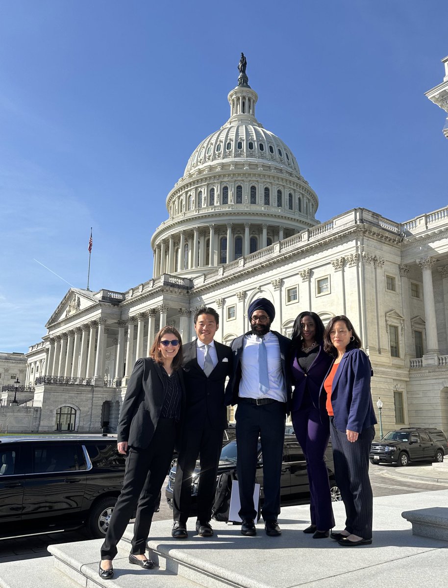 Great day in DC discussing safe and ethical use of #AI in healthcare, advocating for improved transparency and shared accountability. Honored to represent @UCSFHospitals along with amazing colleagues from the other UCs @kdpsinghlab @MedellBriggsMD #UCinDC