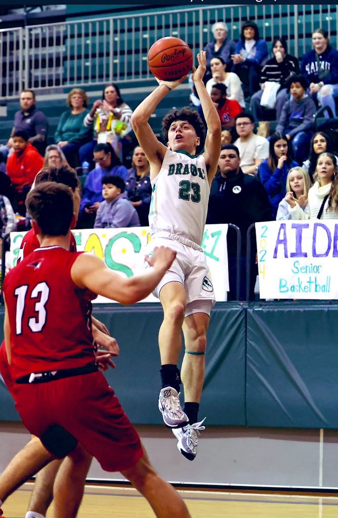 LLNewsome_2's tweet photo. Junior bball season in the books! #23 So proud of @Dyln32808377 3.6 GPA, 1st team All County, 2nd Team CVC, HM All District. 3 pt school record 60, single game 3 pt school record w 13 tied for 3rd in the state OHSAA &amp; the team broke the team scoring record w 105. @AACSDragons https://t.co/kku44TidIR