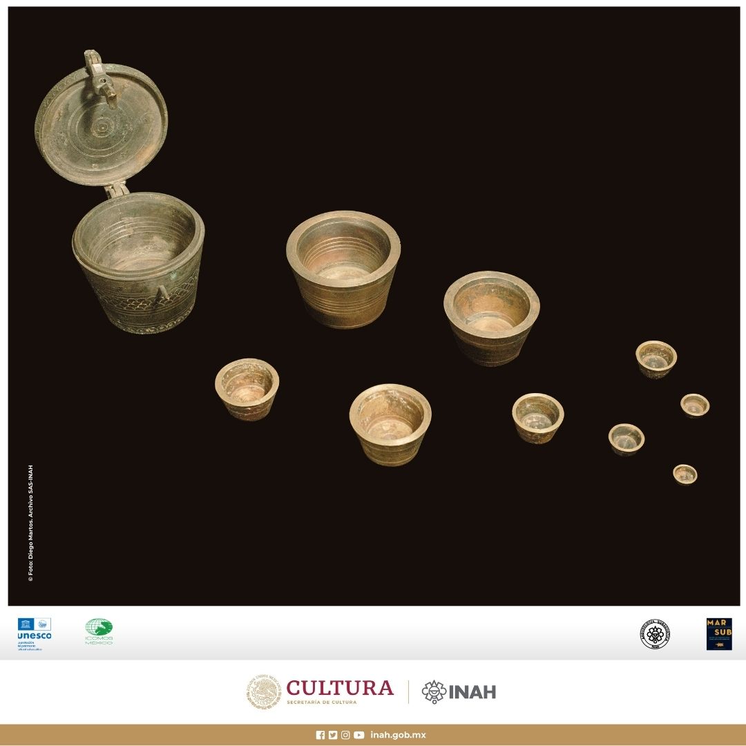 “Estuche de pesas”. Siglo XVI. Pieza en forma de vaso o cubilete, servían para el pesaje de metales preciosos. Fueron recuperadas en Bahía Mujeres, Quintana Roo, México y actualmente se exhiben en el Museo de Arqueología Subacuática, Campeche.
#INAH #85AniversarioINAH