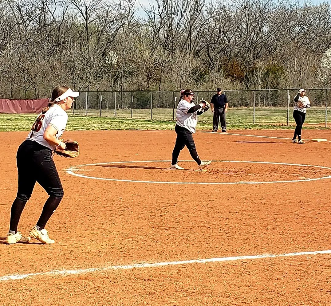 G2CoachAnthony's tweet photo. Game Day, Bethel Softball JV vs Friends University JV. We honored all our female ball players and coaches today for Women's History Month. Senior Women Leader's were recognized, Coach Stacy Middleton and Coach Suzanne Unruh from Friends U.
Bethel with a split.
#bcsb https://t.co/E2SOgOZ2sJ