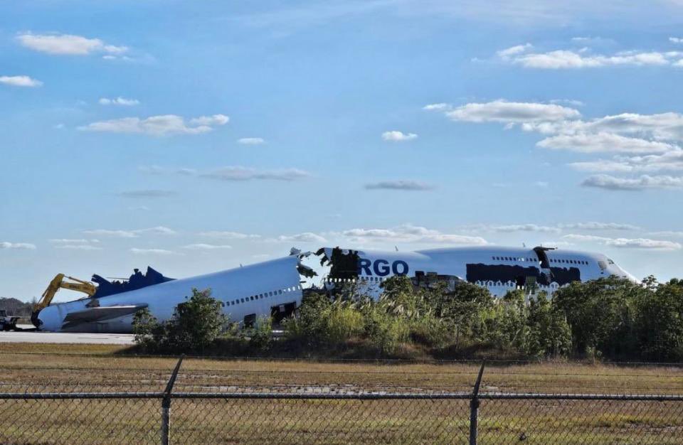 .#EEUU coloniza la justicia argentina y ejerce control sobre sus autoridades judiciales. Estos son los funcionarios argentinos que robaron el avión de Emtrasur y se lo entregaron al Departamento de Justicia estadounidense para que lo despedazaran. ¡Reconócelos! ¡Sabemos quiénes