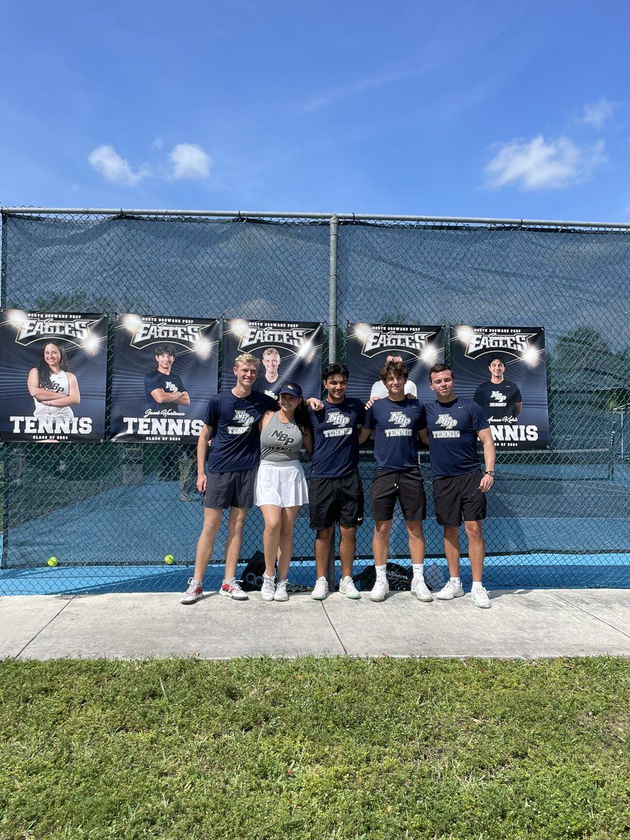_alexisash's tweet photo. Tennis Team Senior Day was a success! I am very grateful to have been a Varsity member for two years. It is bittersweet to be soon leaving this team❤️🎾 https://t.co/VnhneAJqpH