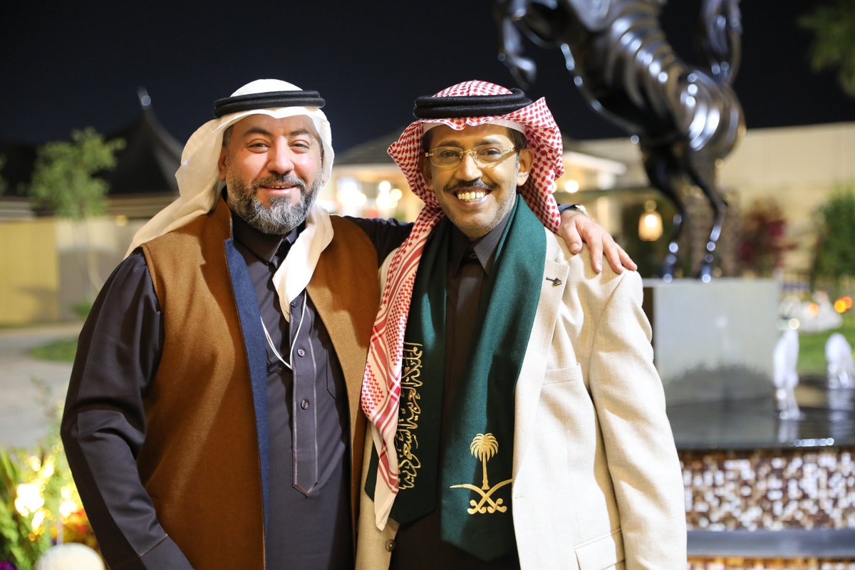 السلام عليكم ورحمة الله وبركاته 
بما ان اليوم اول جمعه من رمضان 
اتمنى تخصصون دعوه للغالي علينا جميعا 
رجل العطاء والجود والإحسان بغلف السعاده
يستاهل غالينا كل خير <a href="/AzizbagBag/">عبدالعزيز أحمد بغلف🇸🇦</a> 
اسأل الله العظيم ان يوفقه ويطول بعمره ويجزيه عنا خير الجزاء

واقدم هديتين 🎁🎁
والدعوه تكون بعد صلاة