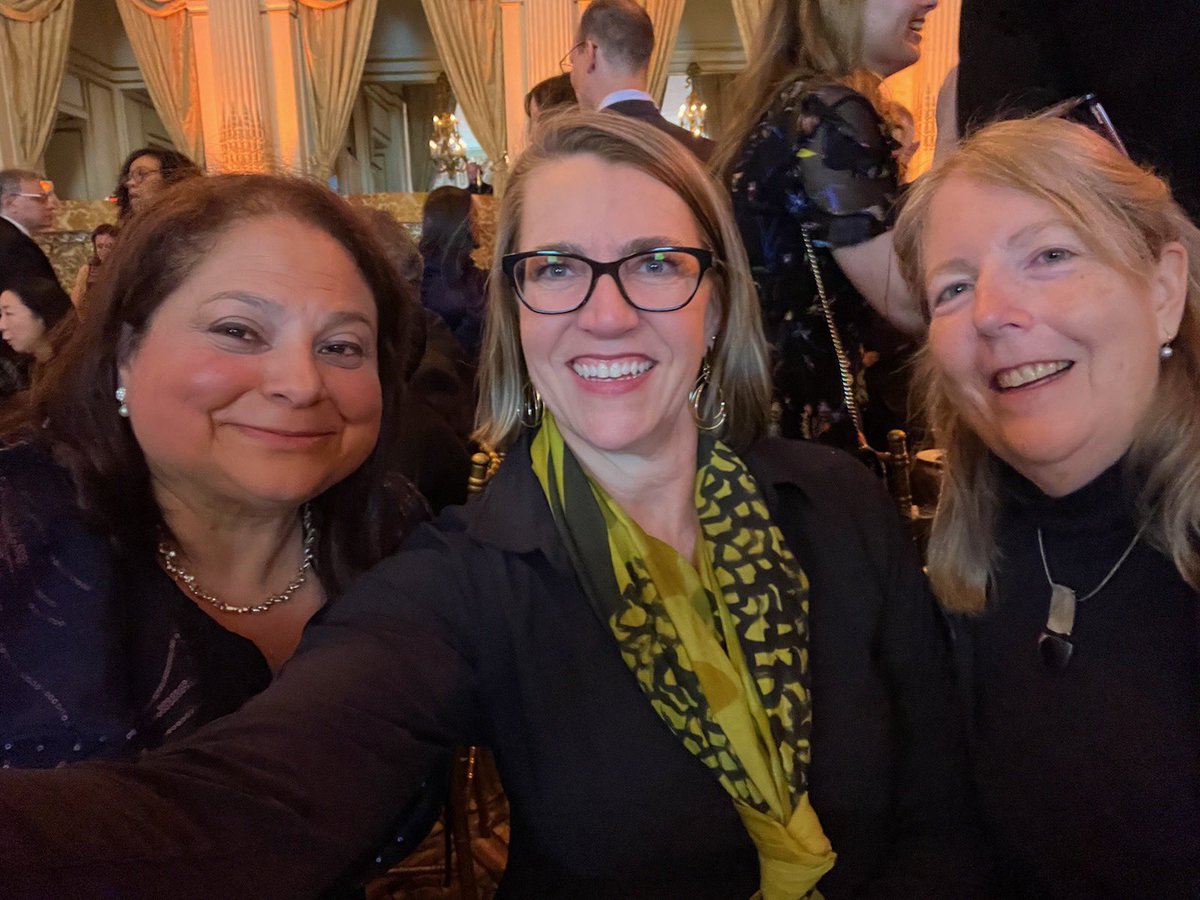 helen fernandez tweet media