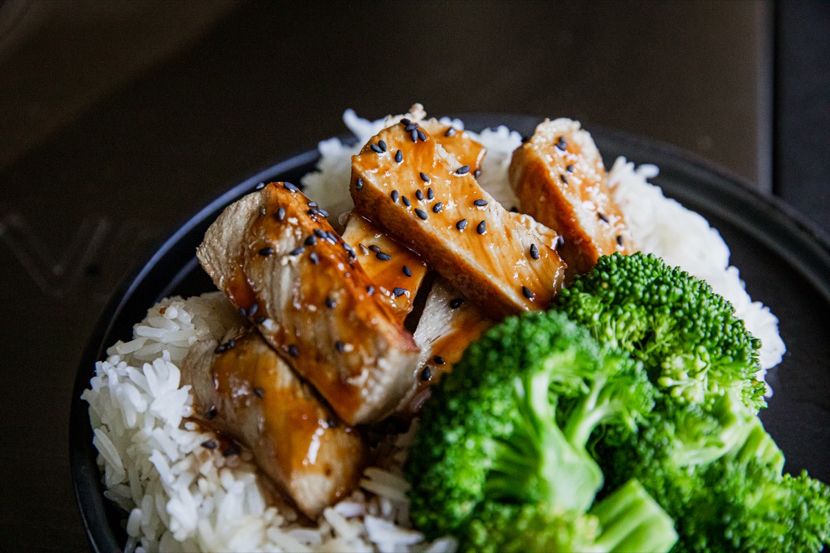 orwhateveryoudo's tweet photo. Our easy Blackstone Pork Chops are great for a quick dinner or a weekend lunch! These stay tender and juicy and feature my new favorite condiment, Bachan's Japanese BBQ Sauce! | #griddles #blackstone #gasgriddle #outdoorcooking #griddlerecipe | https://t.co/aA6npe86WF https://t.co/DeJX6ZRGYn
