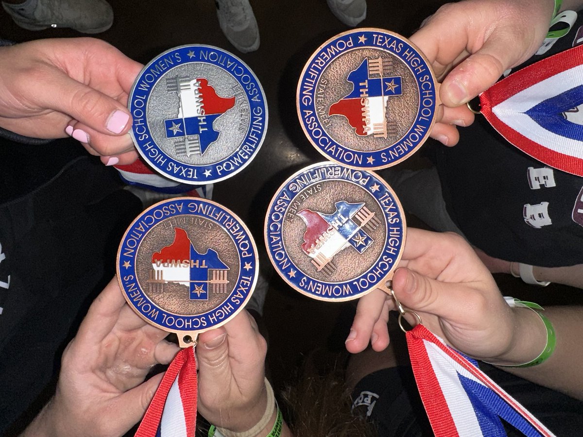 CoachTonyRamon's tweet photo. London Girls had a good showing at the THSWPA State Championship!  Real proud of their hard work and dedication on the season. Really going to miss our seniors but they set the tone for our young ones!  #CCLondonPower #LiftHeavy https://t.co/1hD2g96zUR