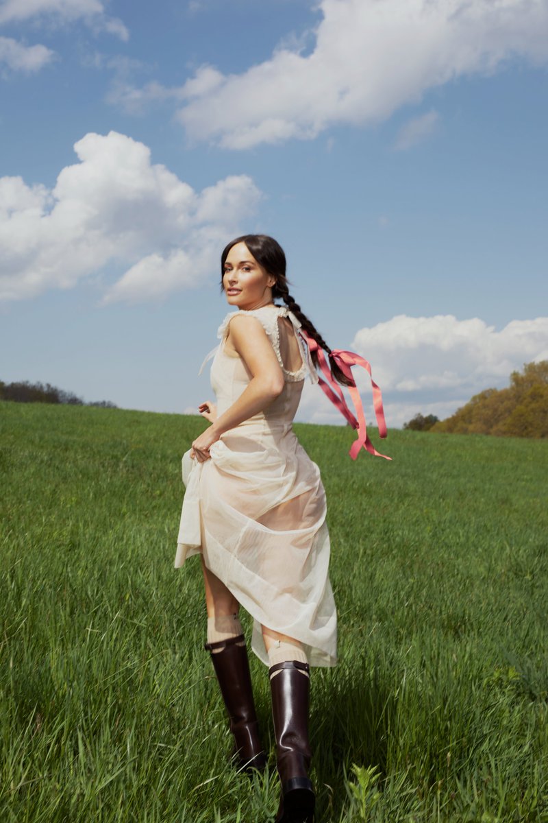 Spotify's tweet photo. Nature is healing 🌱 Listen to @KaceyMusgraves' Deeper Well now on Spotify 🤍 https://t.co/zccLIfYhgr https://t.co/52TcRlkdH9
