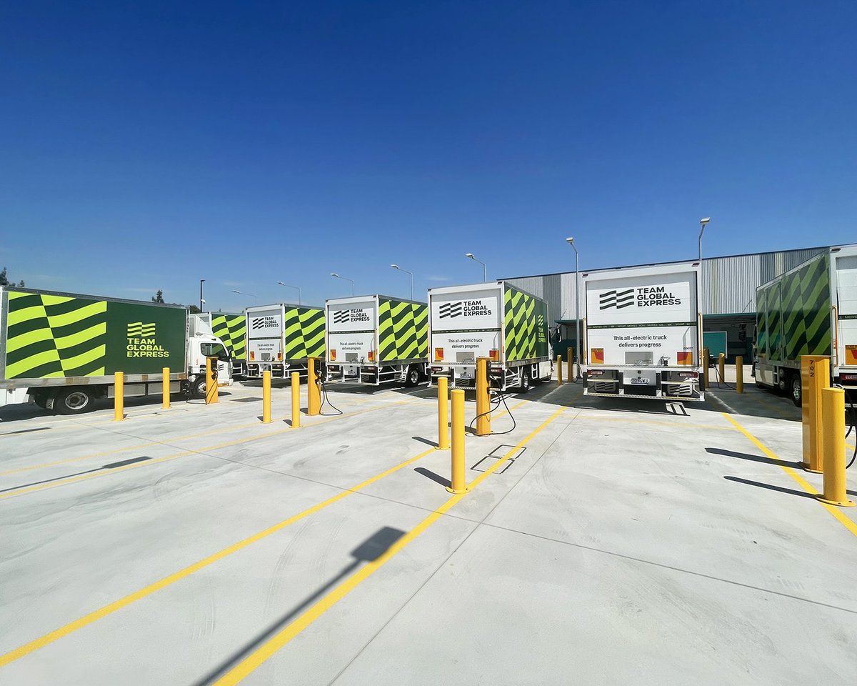 Excited to see @teamglobalexp's 43 new electric trucks yesterday: Aust’s largest logistics #ElectricVehicle fleet trial, funded by @arenagovau.

More on ARENA's $136m+ investment in zero emissions transport: arena.gov.au/projects/depot…

#EV @DCCEEW @pmc_gov_au @darrenhmiller