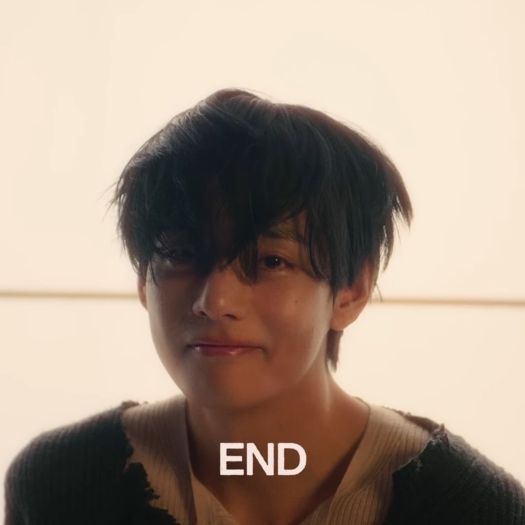 JKCOTINA's tweet photo. O CABELINHO TODO BAGUNÇADO NO FINAL O SORRISINHO EU TE AMO TANTO KIM TAEHYUNG https://t.co/3M1P2D8OpY