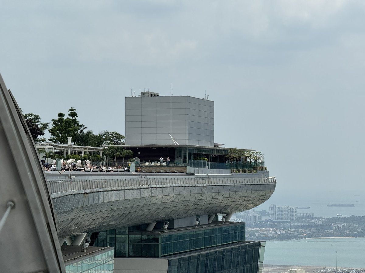 limssumin's tweet photo. 마리나 베이 샌즈 Marina Bay Sands https://t.co/XguBqX9t2R