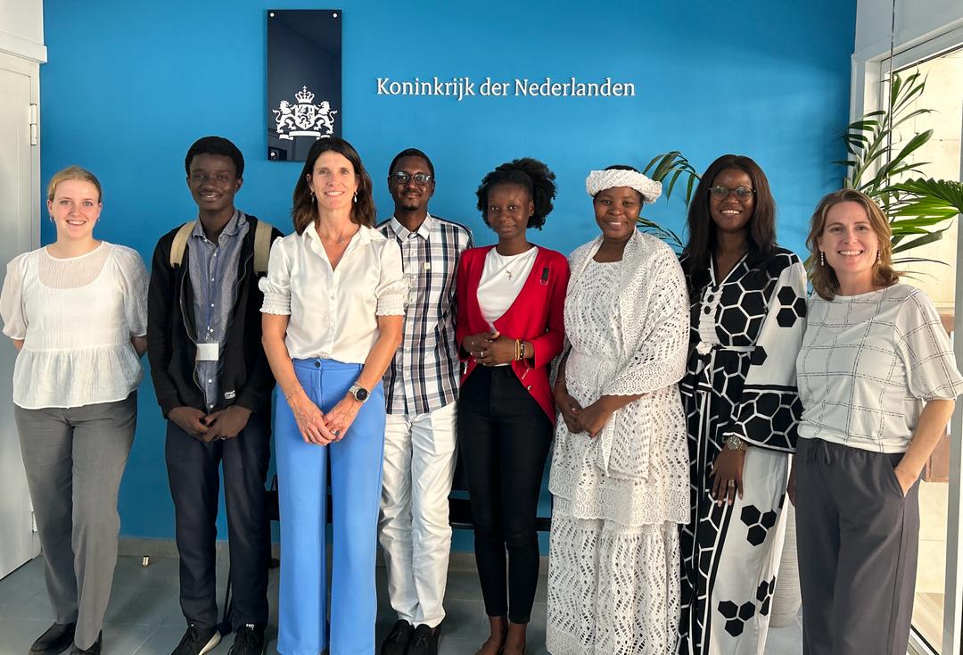 NLinSenegal's tweet image. Nous soutenons @ConameSenegal depuis ses débuts en 2017. 33 organisations de la société civile travaillent pour diminuer le nombre de mariages d’enfants. La coalition a crée mis un Club d'#Activistes, pour amplifier la voie des jeunes.
@savechildrenSN @WildafSenegal @ActionEnda