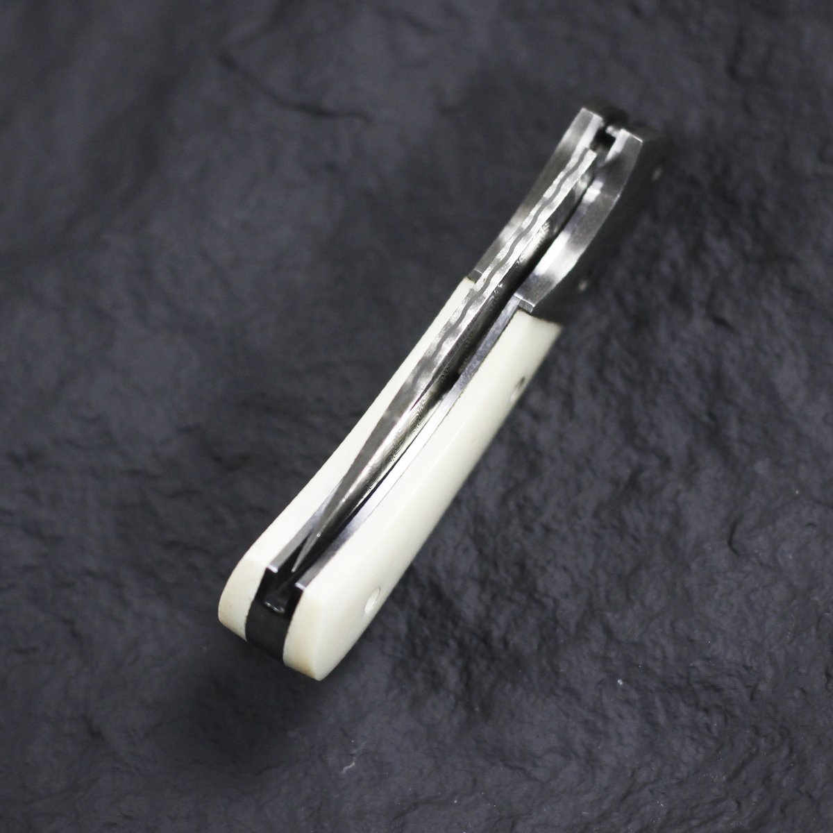 SunlongKnives's tweet photo. Tiny but mighty! Our Damascus steel folding knife is the perfect blend of elegance and utility, making it the ultimate gift for outdoor-loving ladies. 🎁🌲

#sunlong #yousunlongknife #Gift #girl #knifelover #PocketPower #OutdoorElegance https://t.co/A2n6GneRhD