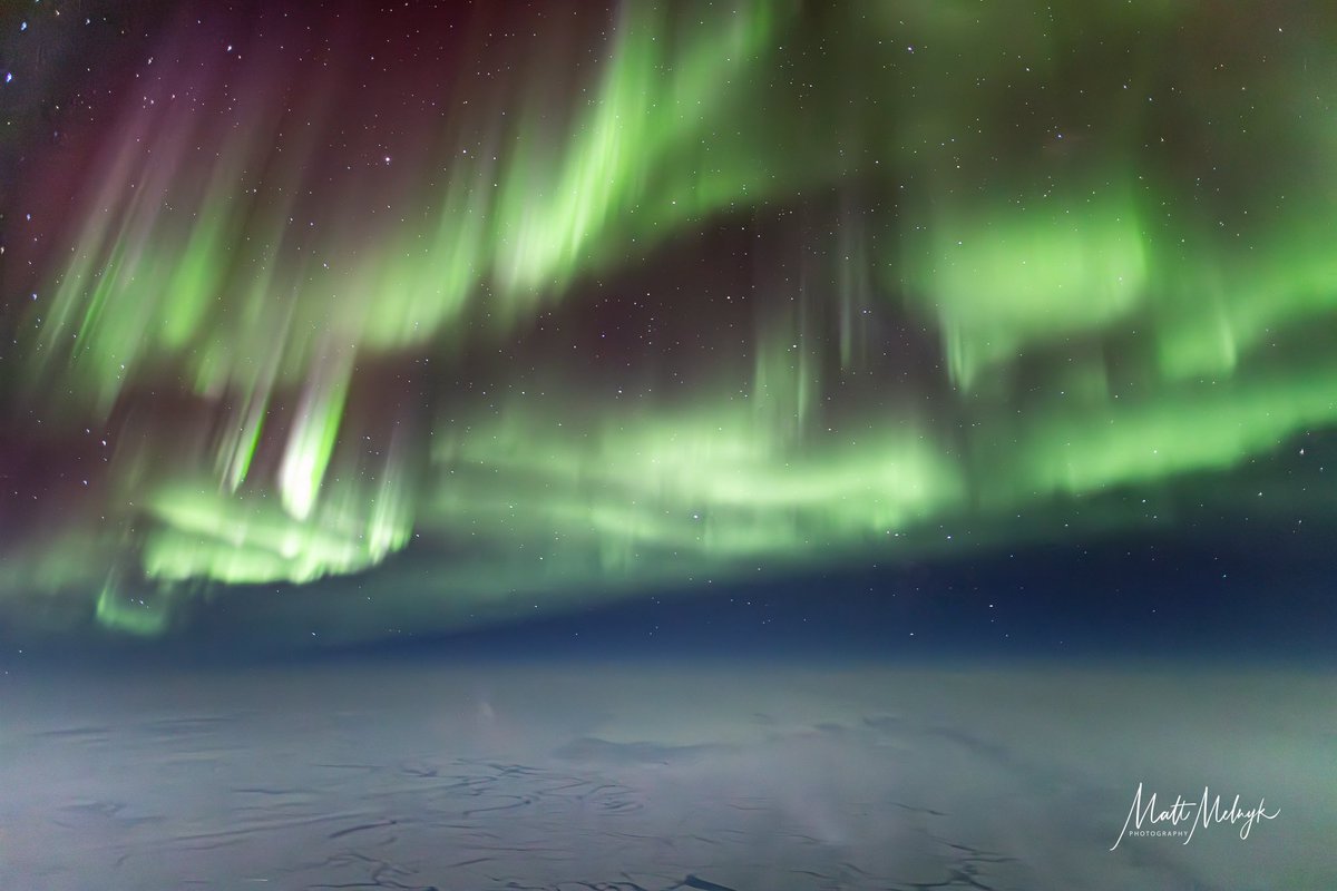 melnyk_photos's tweet photo. Another epic display of #aurora from 38,000 ft!. ##yyc to #paris over #rankininlet #Hudsonbay @AuroraNotify @CalgaryRASC @GinaCTV @TamithaSkov @weathernetwork @TiffanyLizee @spaceweather @_SpaceWeather_ @NASA @NWTAurora @AlbertaAurora #787dreamliner #pilotviews https://t.co/iOoR4ZZ6zb