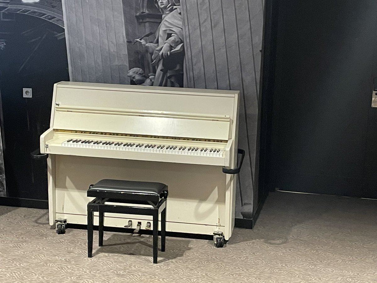 Van start met de primeur van de #NPi cursus Rock your brain; toepassingen van muziek in de fysiotherapeutische behandeling van mensen met #NHA <a href="/paramedisch/">NPi</a> met Anne Verhagen en Frank Antonissen