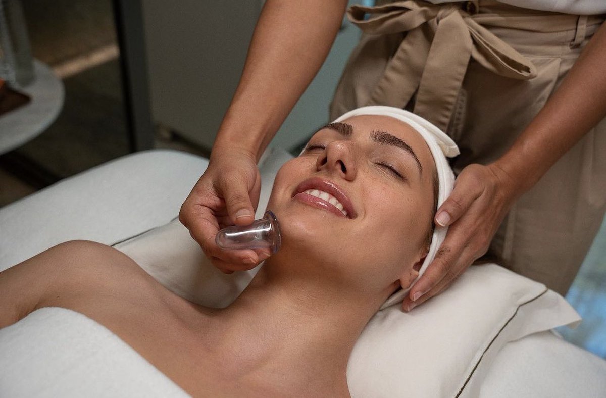 That moment of bliss when you realize that getting a bellabaci cupping facial at ReFIVE SPA is just the Friday fix you need! Book now to try: +971042489964

#Refivespa #fivepalmjumeirah #fivejumeirahvillage #spaweekend #spasindubai #discoverfive